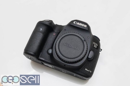 Canon 5D Mark III only Body 0 